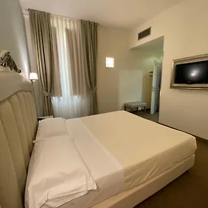 Jr Oriente Otel Bari