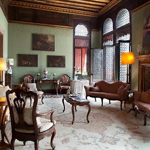 Guest house Palazzetto Pisani Grand Canal