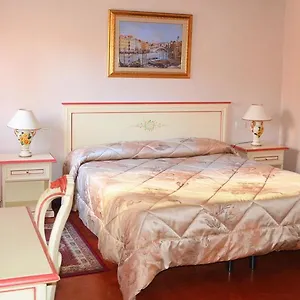 2* Penzion Holidays