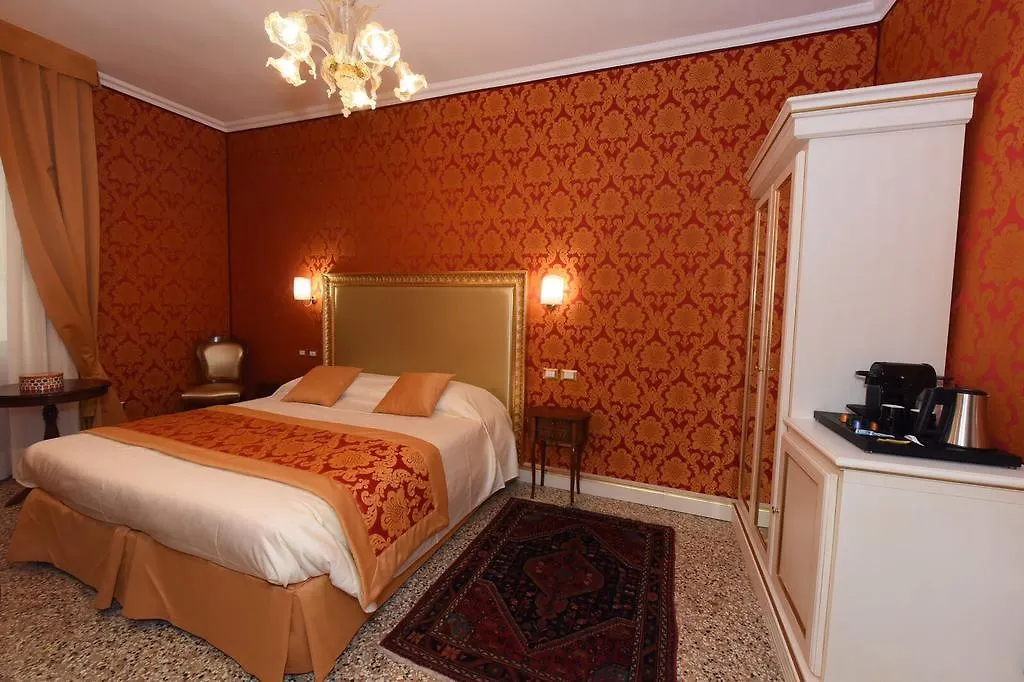 40.17 San Marco Hotel Velence Vendégház